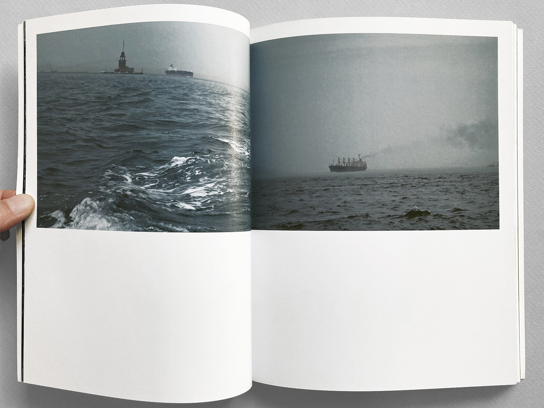 Intrieur du livre, p. 18-19